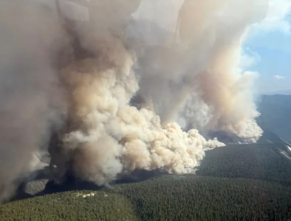 Canadian wildfires rage as Trump warns Carney again over ‘poisoning’ US air
