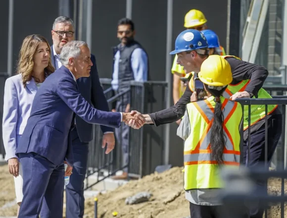 Carney comes to Alberta, talks housing, rides a sprayer, hears from separatists – 1